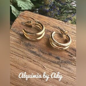 Hoops gold earrings/minimalist